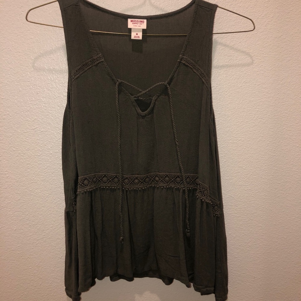 Super cute dark forest green peplum style tank top